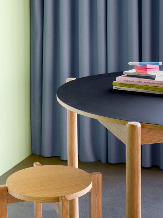 Hübsch table Oblique, diameter 115cm, black